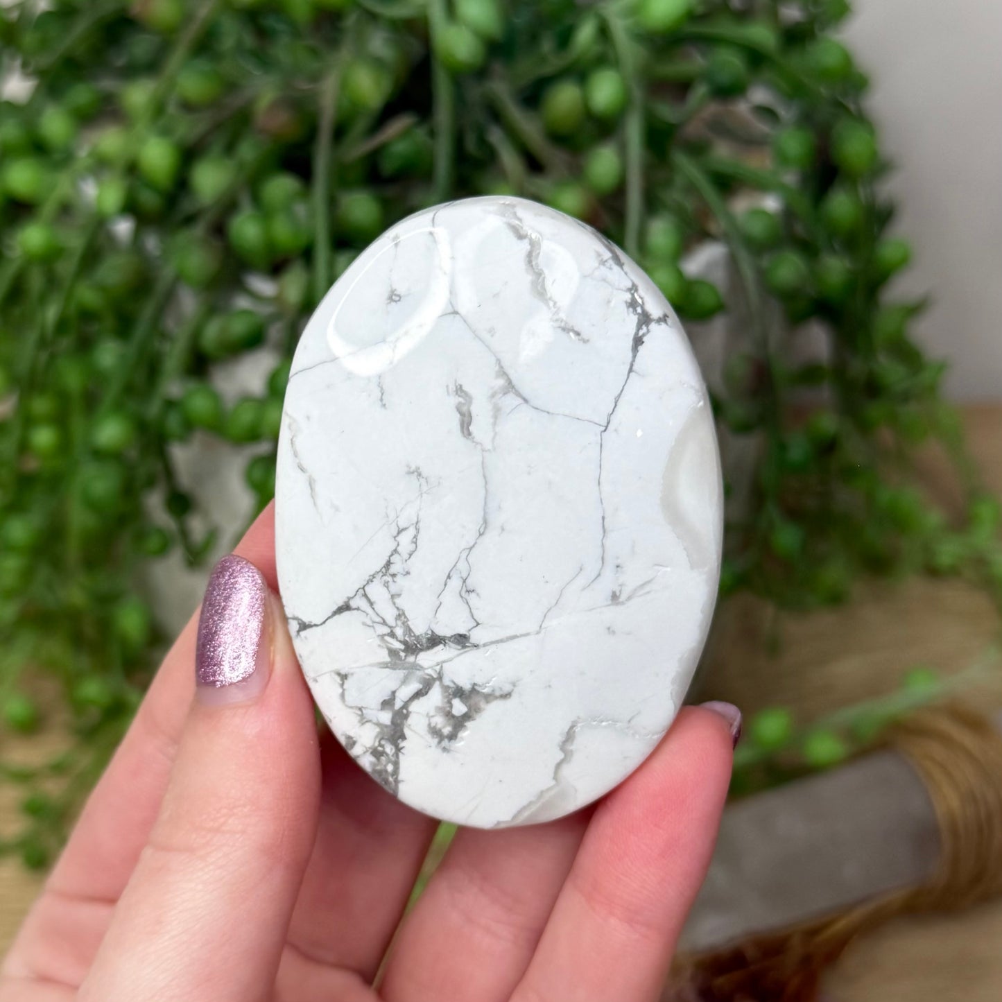 Howlite Palm Stone (12A)