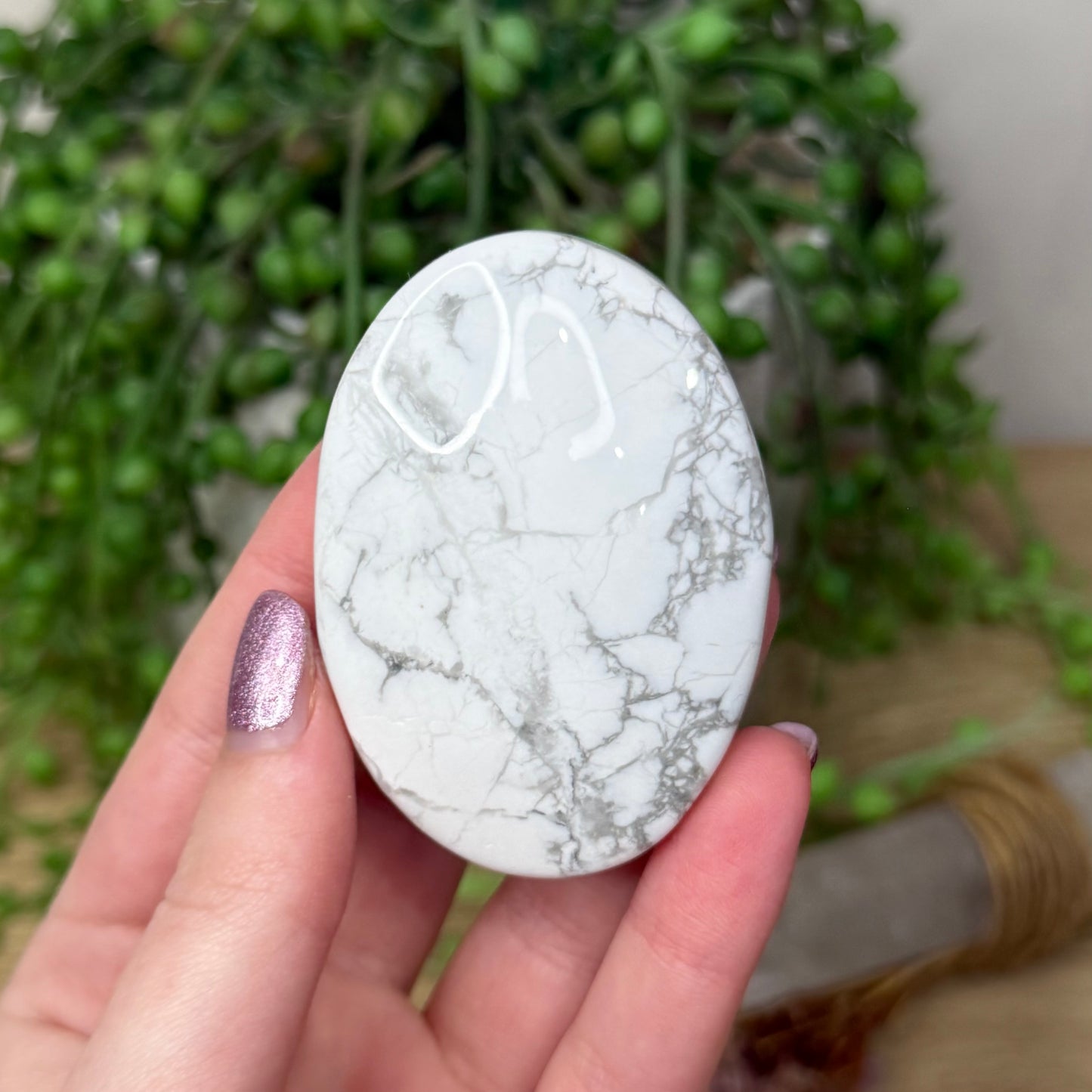 Howlite Palm Stone (11A)