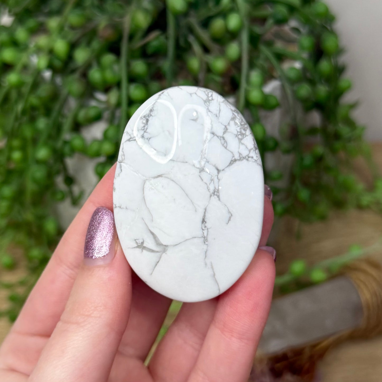 Howlite Palm Stone (8A)