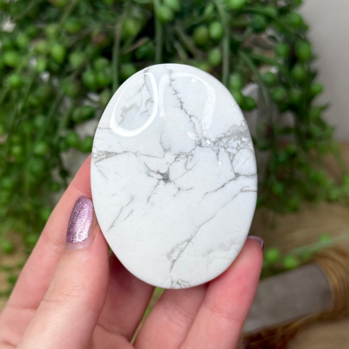 Howlite Palm Stone (10A)