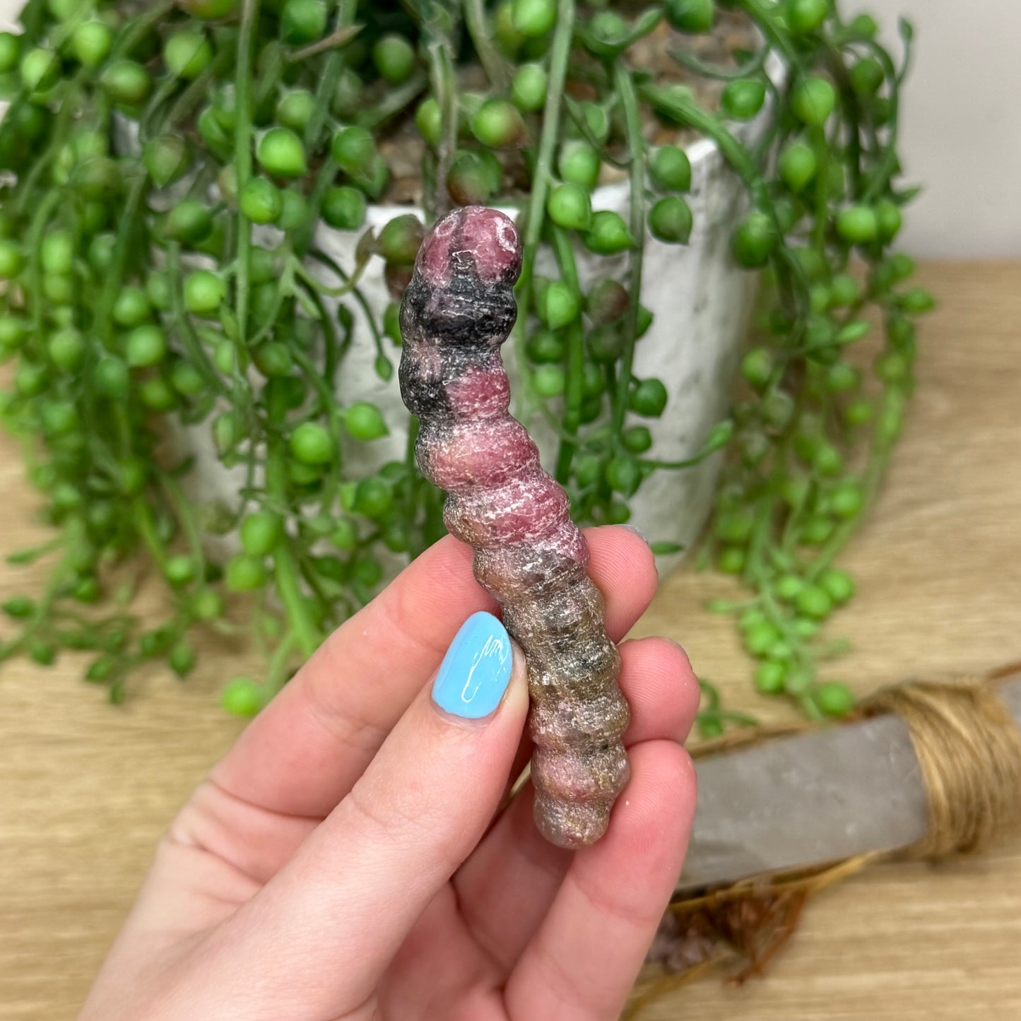 Rhodonite Worm (310A)