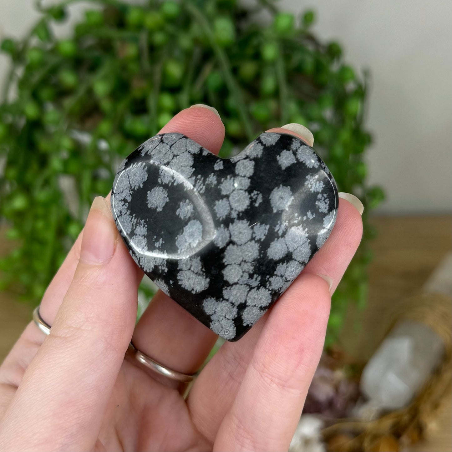 Snowflake Obsidian Heart (Q64)