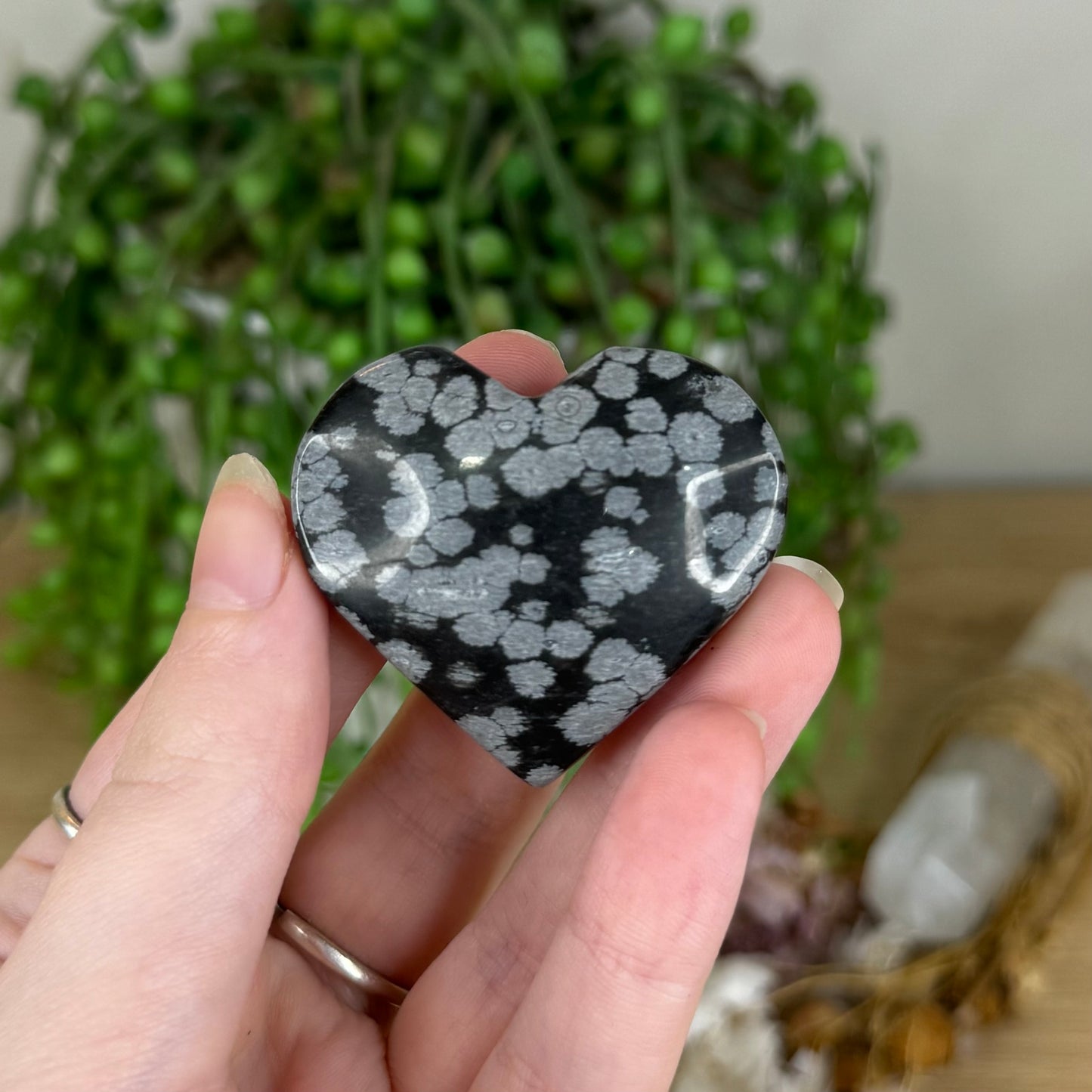 Snowflake Obsidian Heart (Q58)