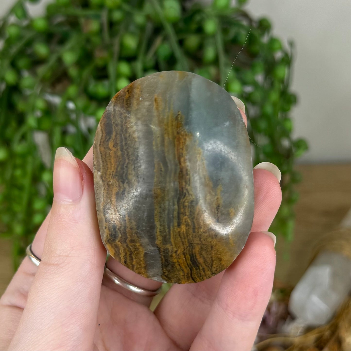 Blue Onyx Palm Stone (Q89)