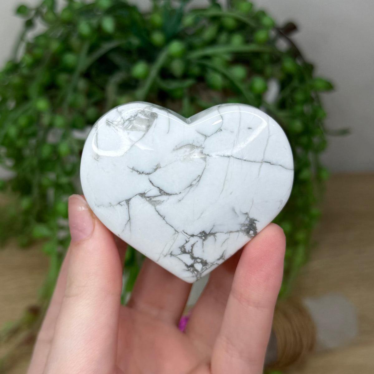 Howlite Heart (22A)