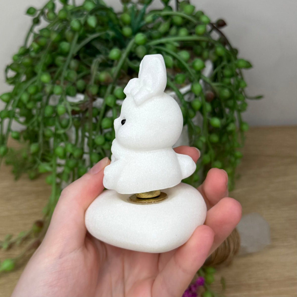 White Jade Spinning Bunny (388A)