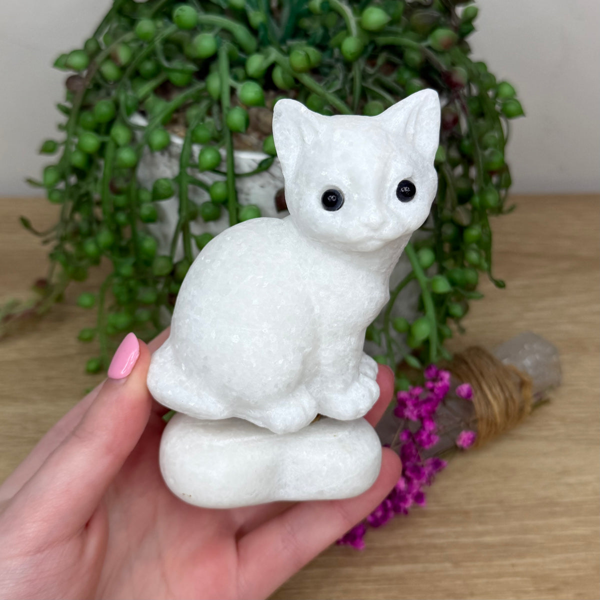 White Jade Spinning Cat (677A)