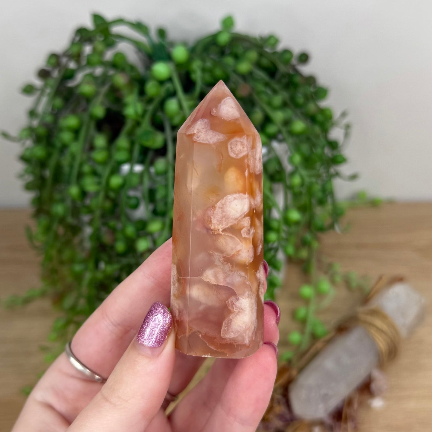 Carnelian / Flower Agate Point (W575)