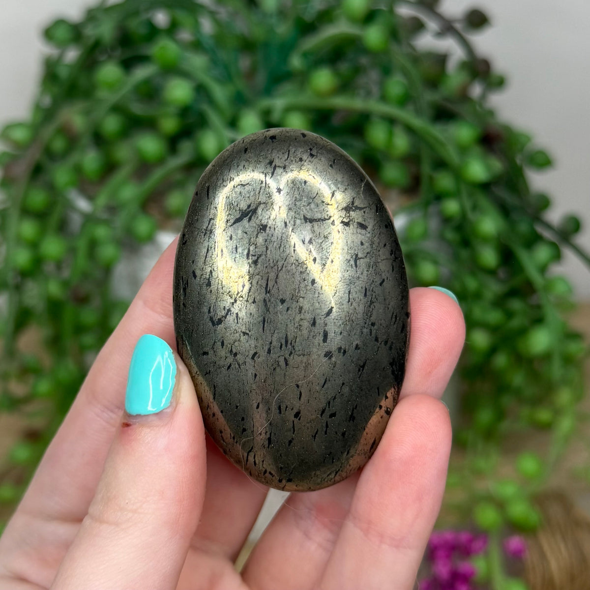 Pyrite Palm Stone (170B)