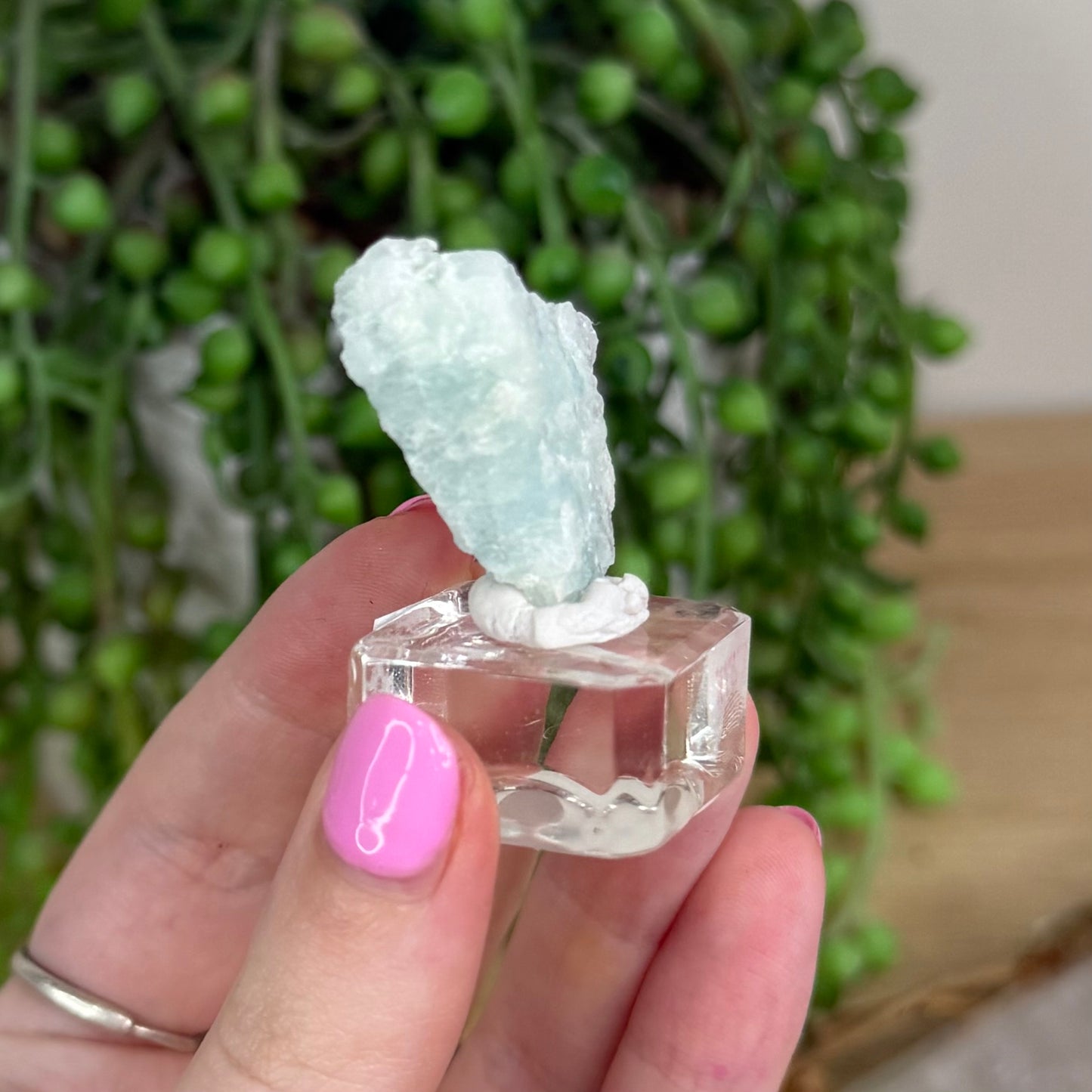 Aquamarine Raw On Stand (X187)