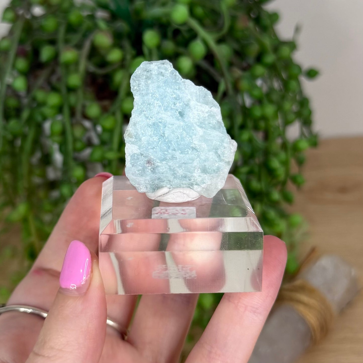 Aquamarine Raw On Stand (X272)
