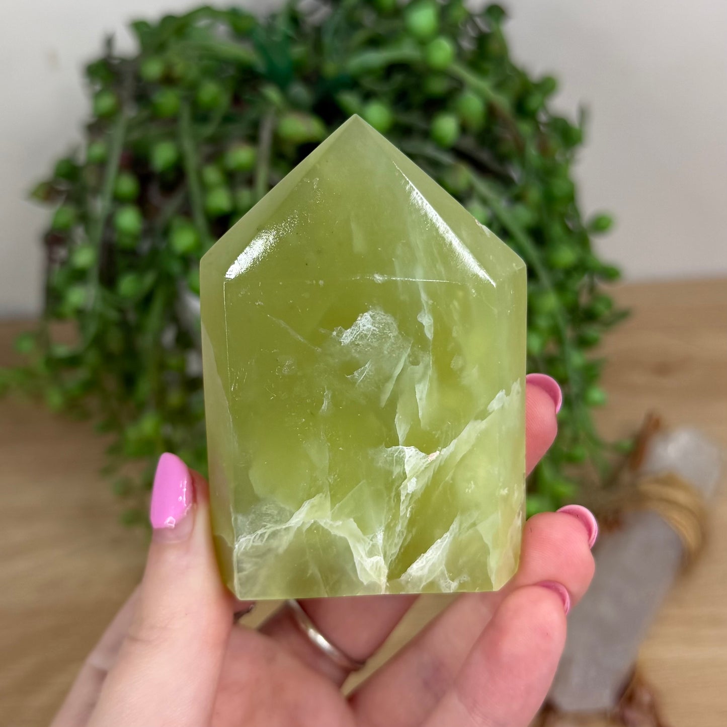 Vesuvianite Domino Point (X512)