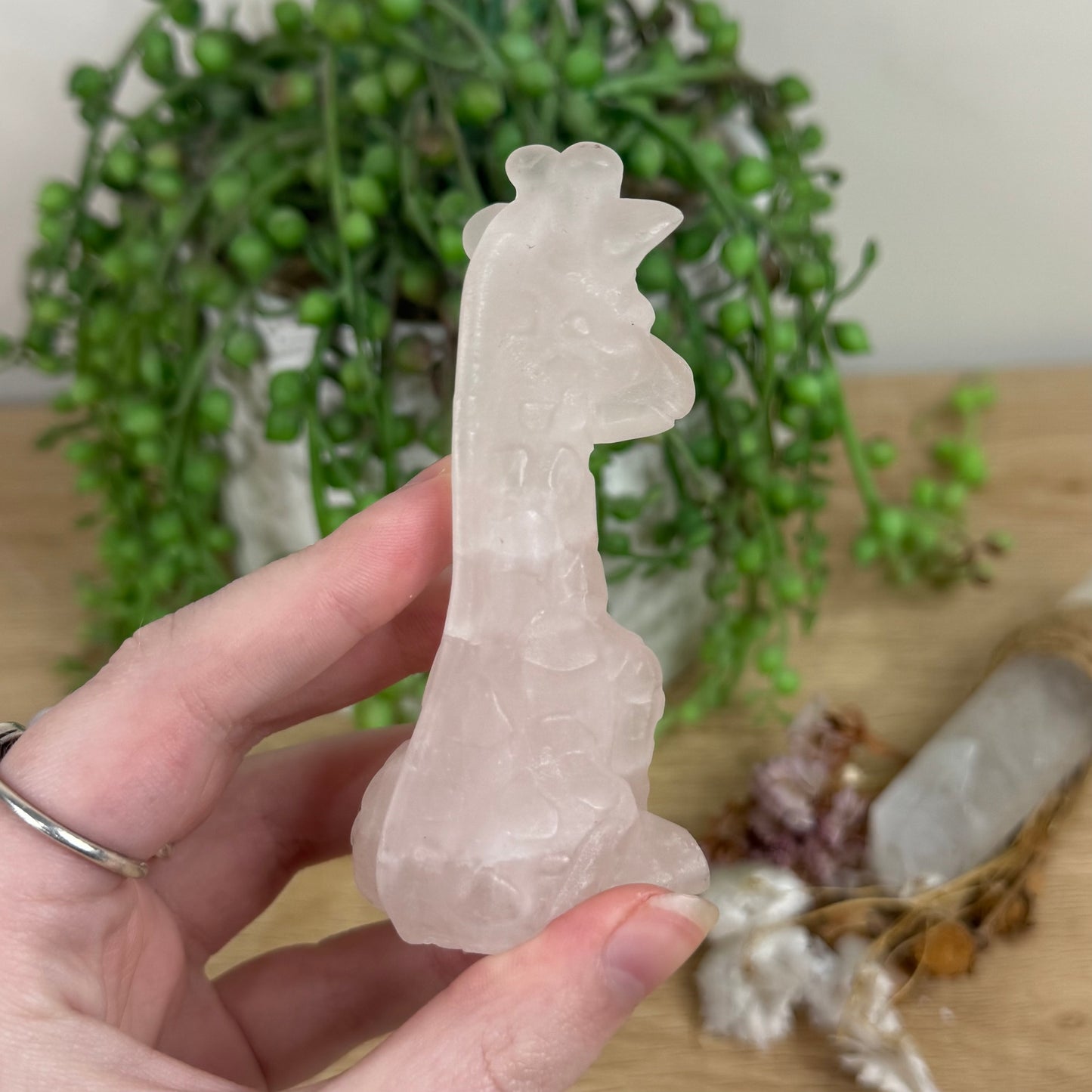 Rose Quartz Giraffe (R690)