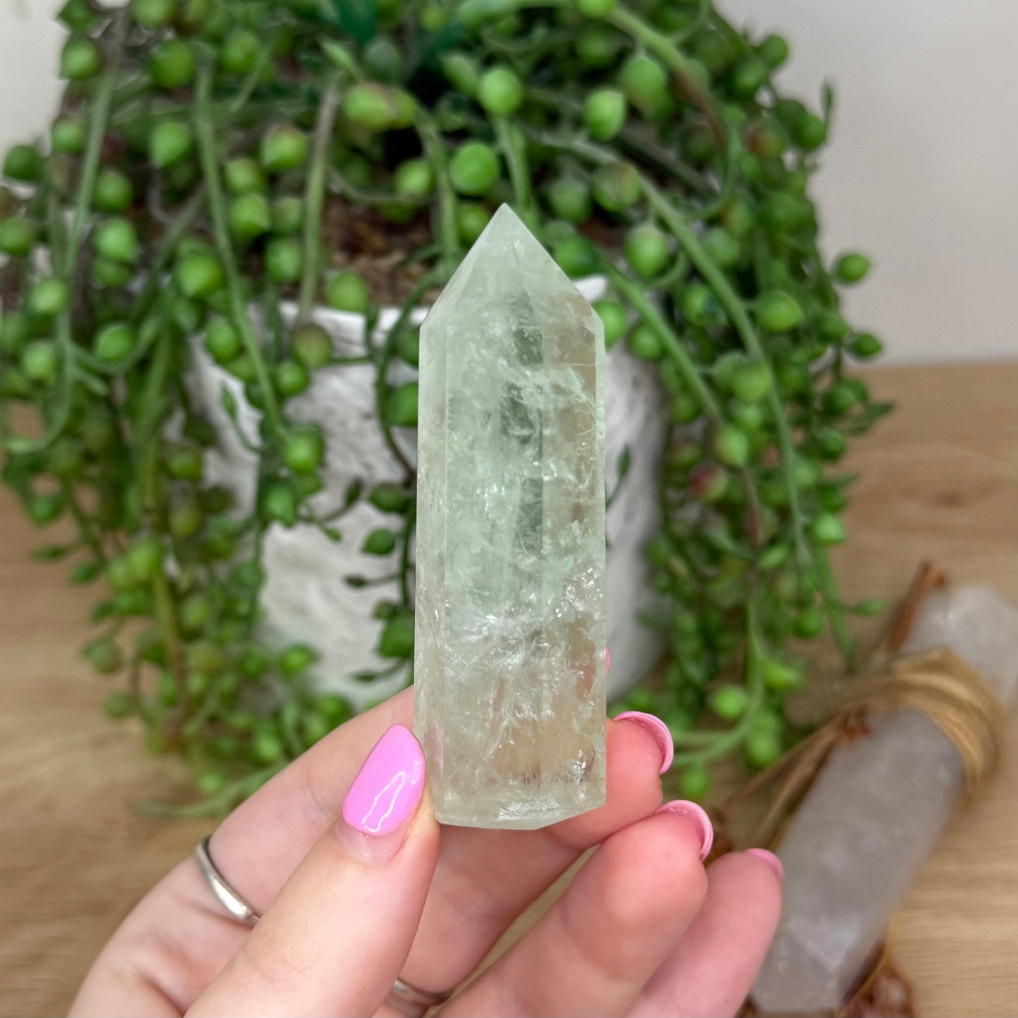 Green Quartz Point (X690)