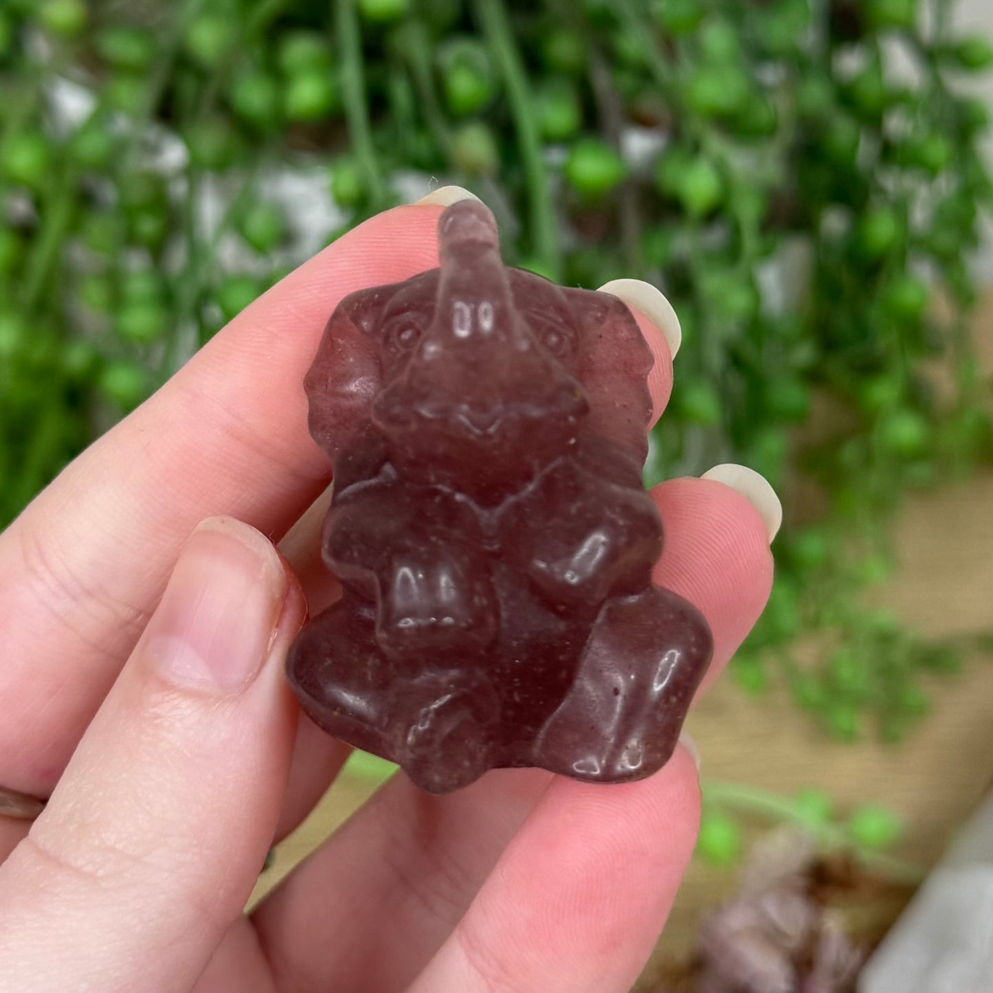 Strawberry Quartz Sitting Elephant (S121)