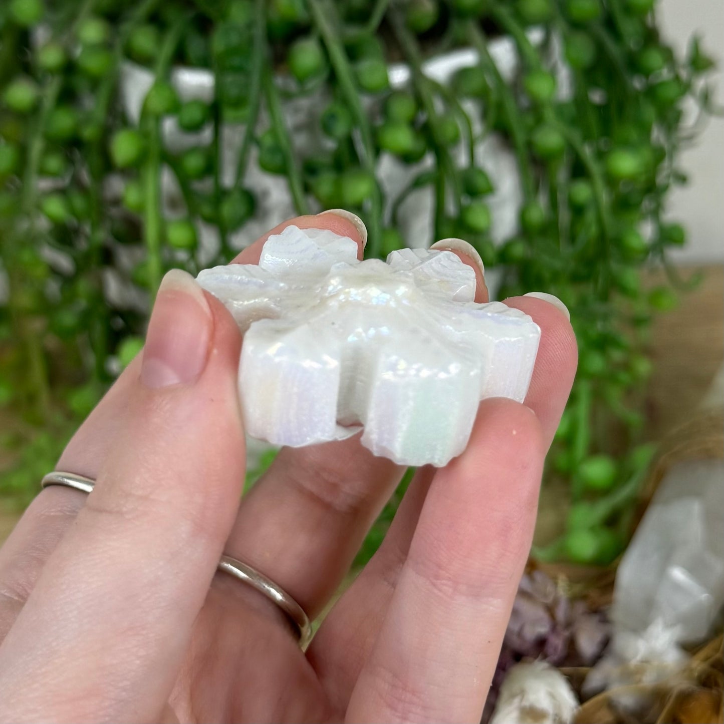 Aura White Jade Snowflake (O329) (O331)