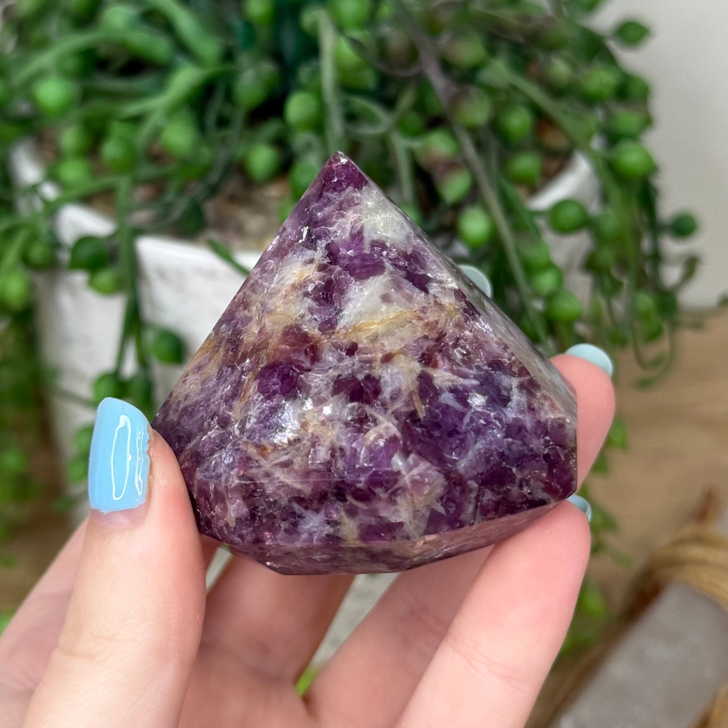 Purple Mica Diamond (Z183)