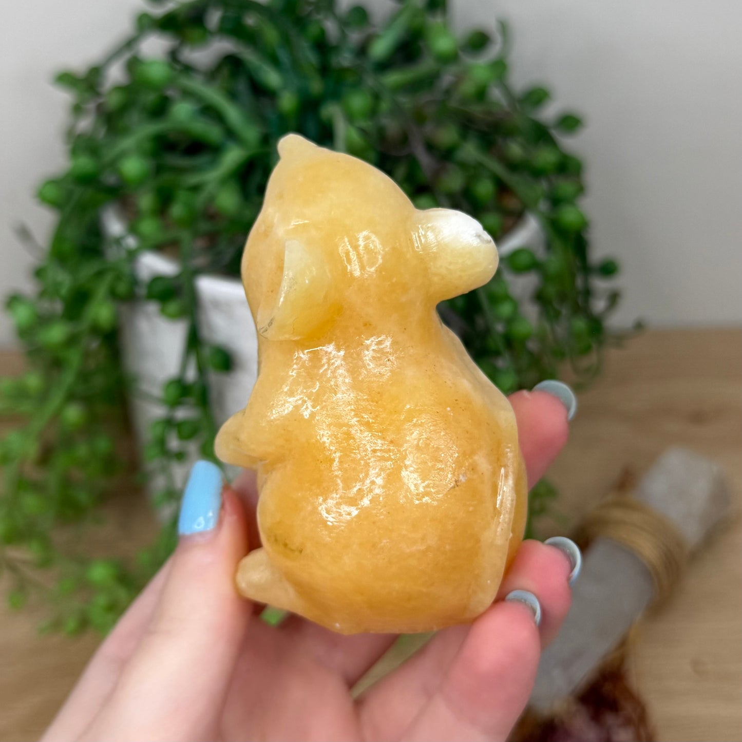 Yellow Calcite Mouse (Z233)