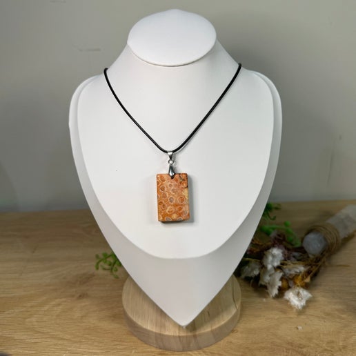 Coral Jade Necklace (F861)