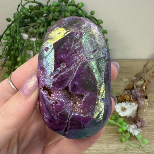 Purple Aura Sphalerite Palm Stone (H500)
