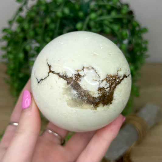 Magnesite Sphere (Z595)
