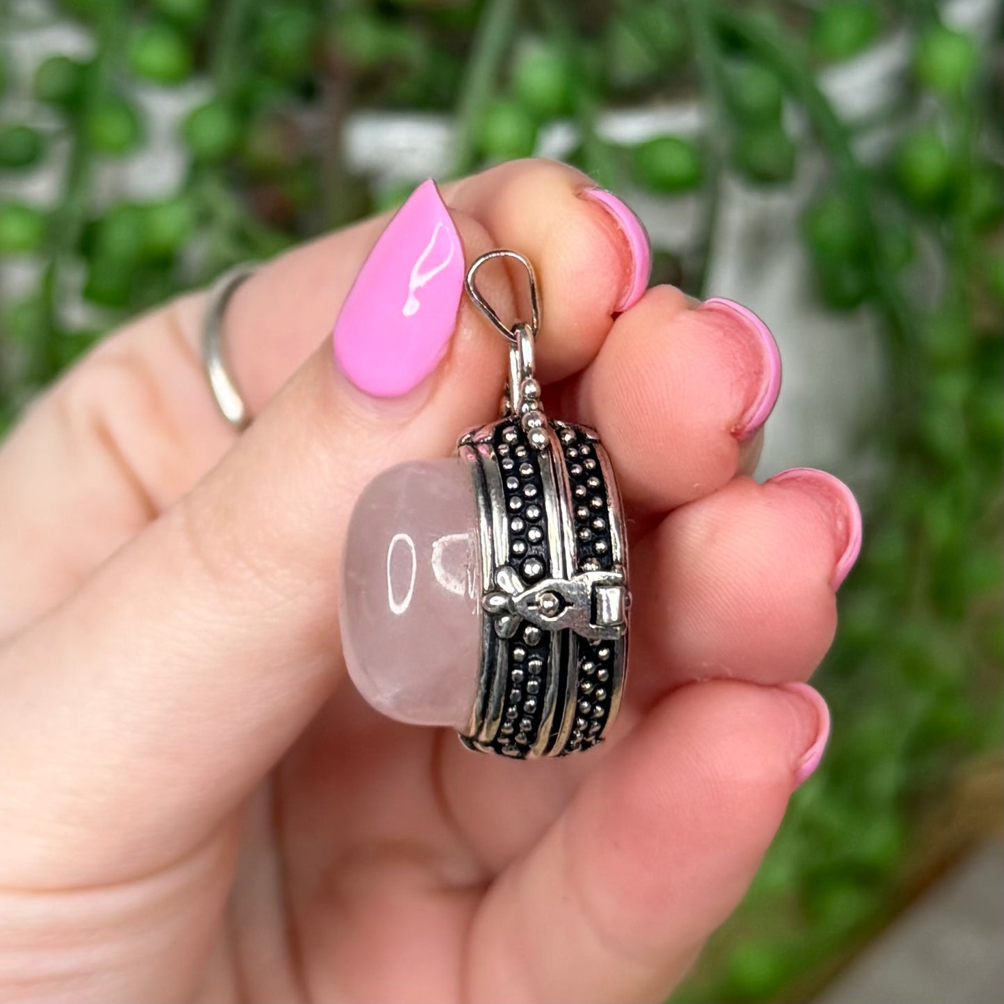 Rose Quartz Locket Pendant (Z622)