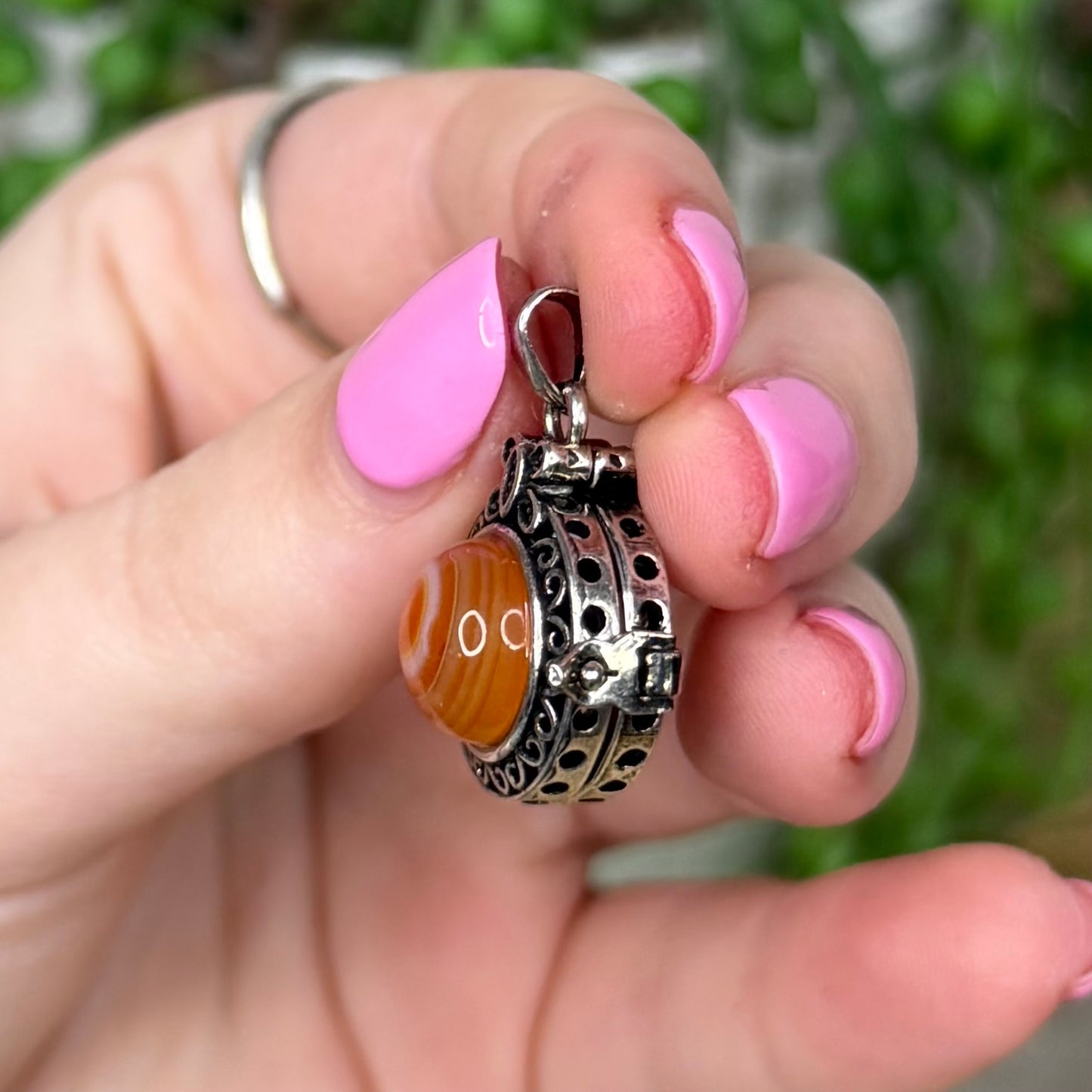 Carnelian Locket Pendant (Z624)