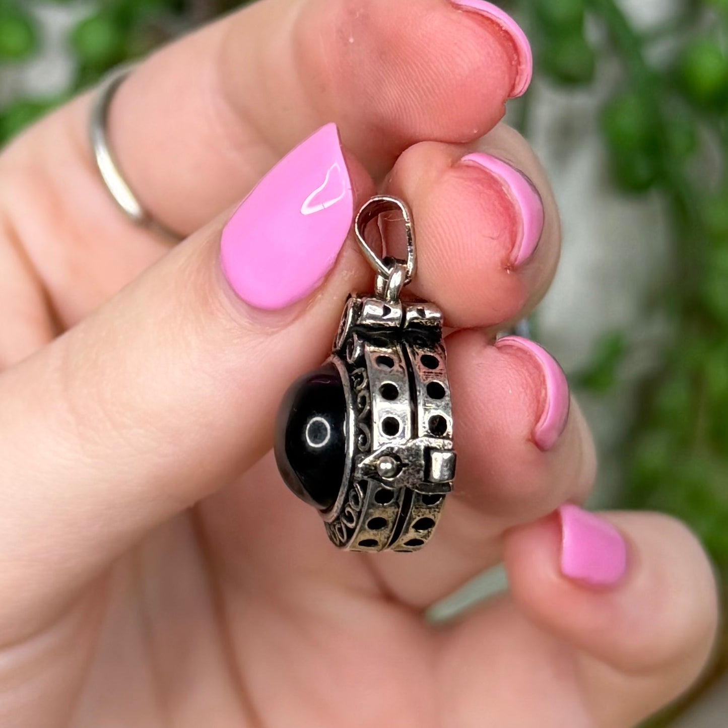 Black Obsidian Locket Pendant (Z625)