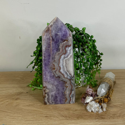 Amethyst / Mexican Crazy Lace Agate Tower (P681)