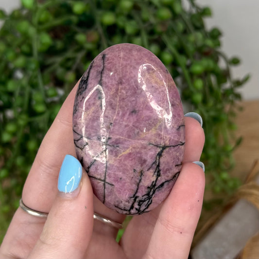 Rhodonite Palm Stone (U766)