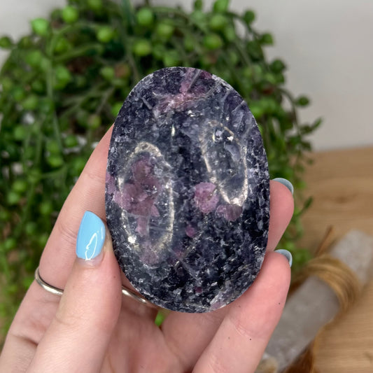 Unicorn Stone Palm Stone (U773)