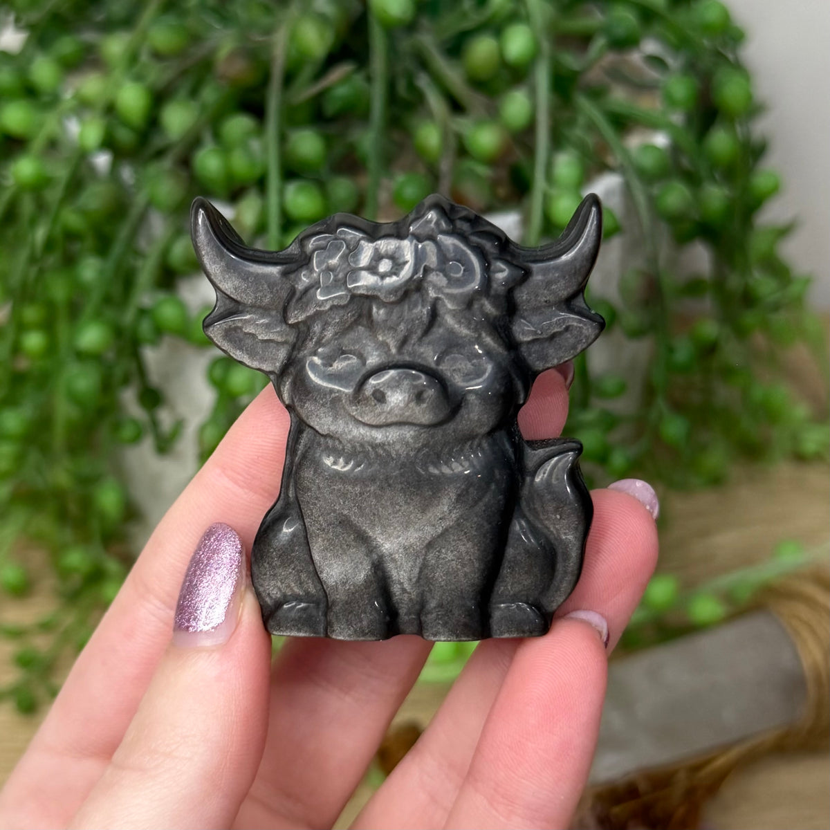 Silver Sheen Obsidian Highland Cow (Z701)