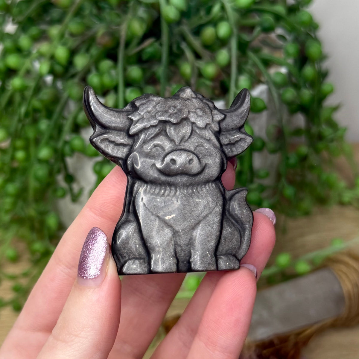 Silver Sheen Obsidian Highland Cow (Z701)