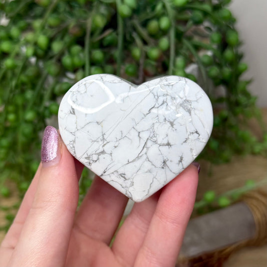 Howlite Heart (20A)