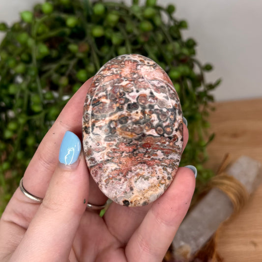 Leopard Skin Jasper Palm Stone (U770)