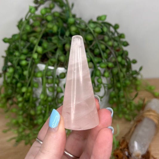 Rose Quartz Ring Stand (U811)