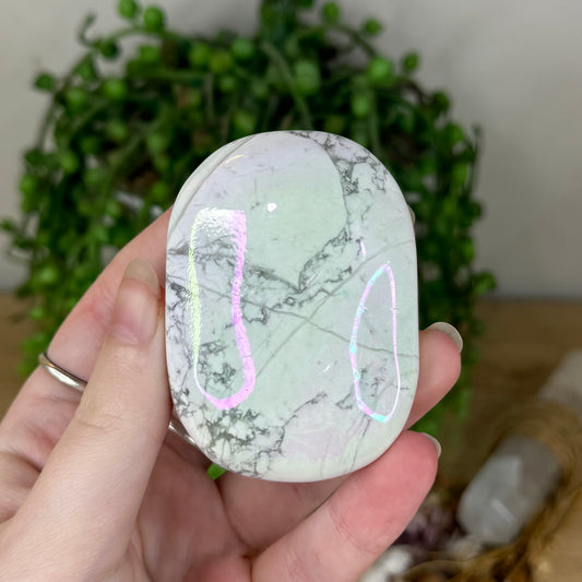 Aura Howlite Palm Stone (P964)