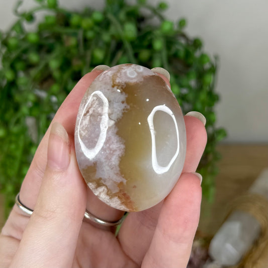Pink Amethyst / Flower Agate Palm Stone (Q125)