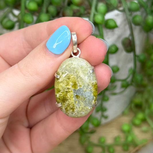 Serpentine Pendant 4