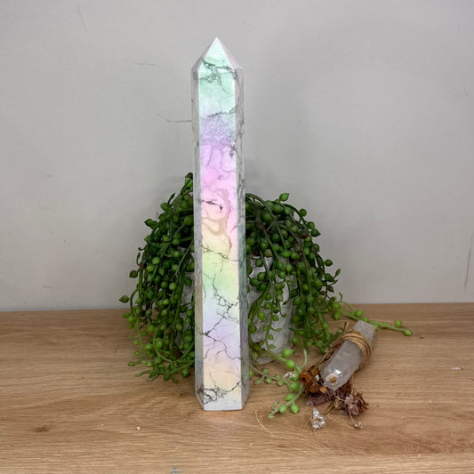 Aura Howlite Tower (U858)