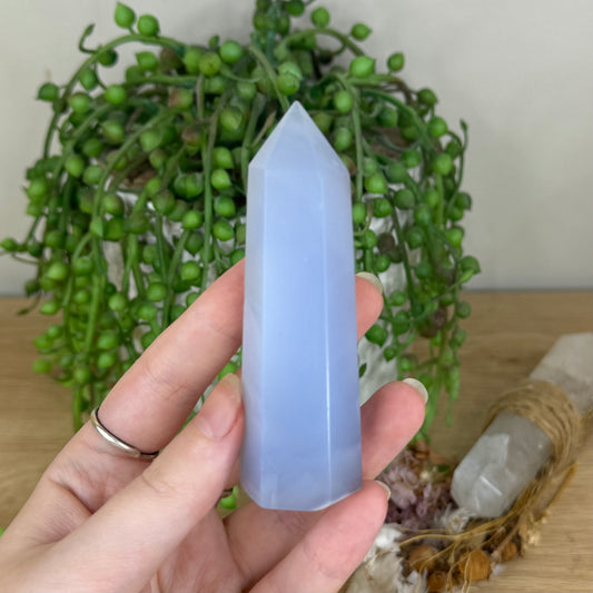 Blue Chalcedony Point (Q182)