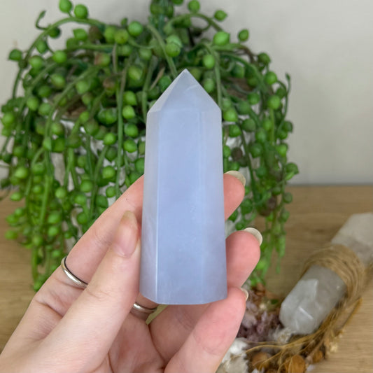 Blue Chalcedony Point (Q181)