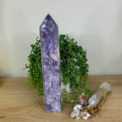 Lepidolite Tower (Q318)