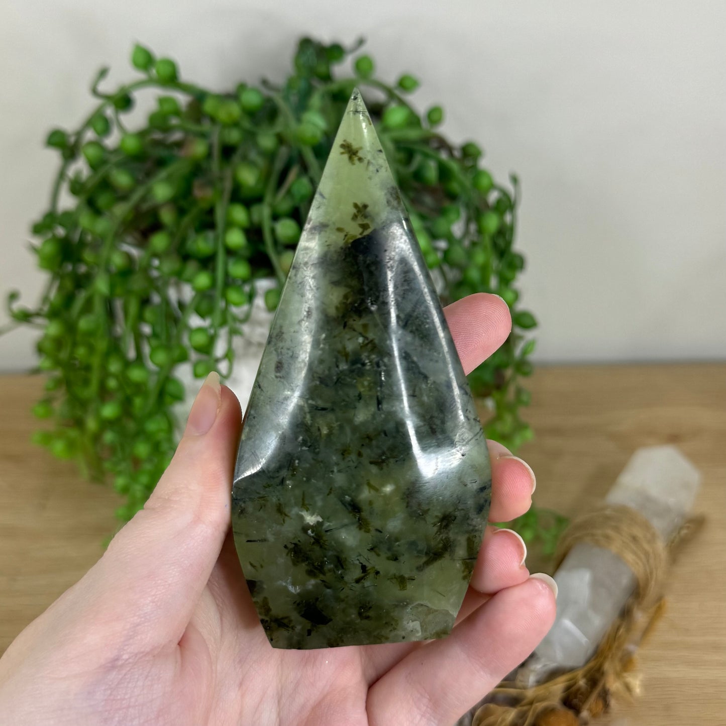 Prehnite Arch Free Form (Q339)