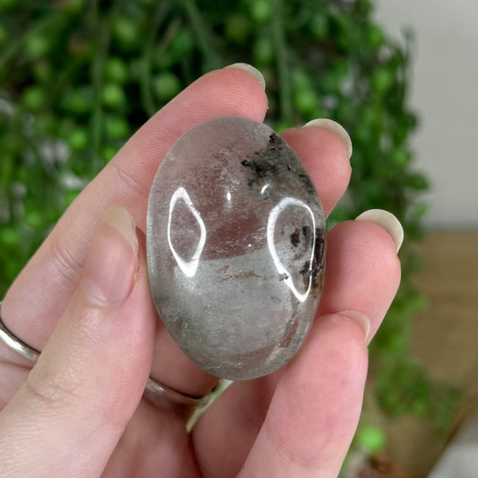 Garden Quartz Palm Stone (Q245)
