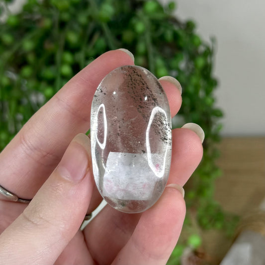 Garden Quartz Palm Stone (Q246)