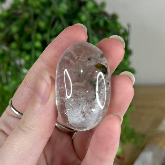 Garden Quartz Palm Stone (Q244)