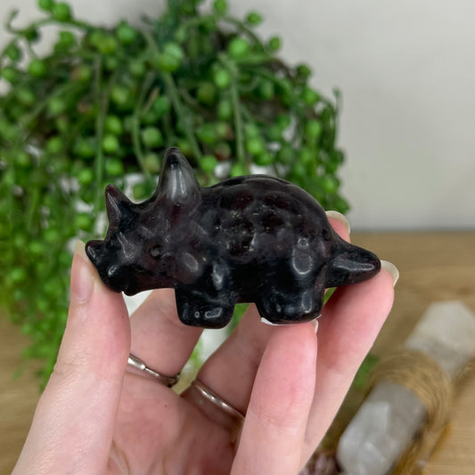 Garnet Triceratops (Q402)