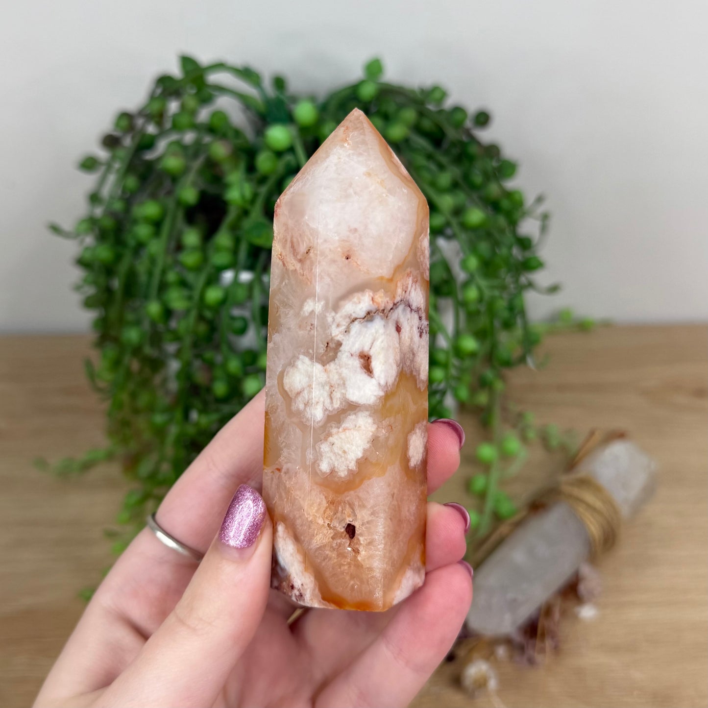 Carnelian / Flower Agate Point (W581)