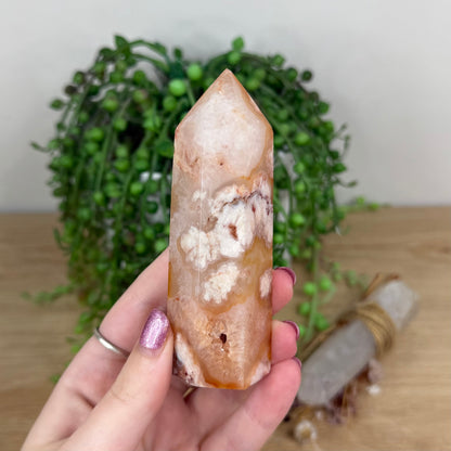 Carnelian / Flower Agate Point (W581)